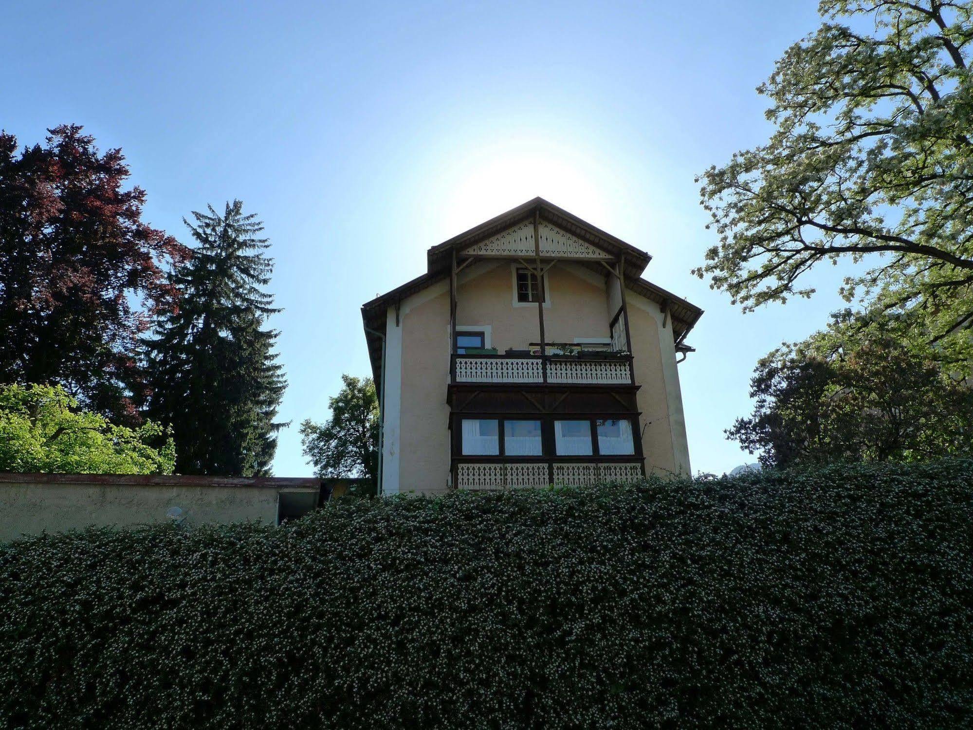 Absteige Innsbruck- Zentrale Ferienapartments Mit Balkon Und Gartennützung
