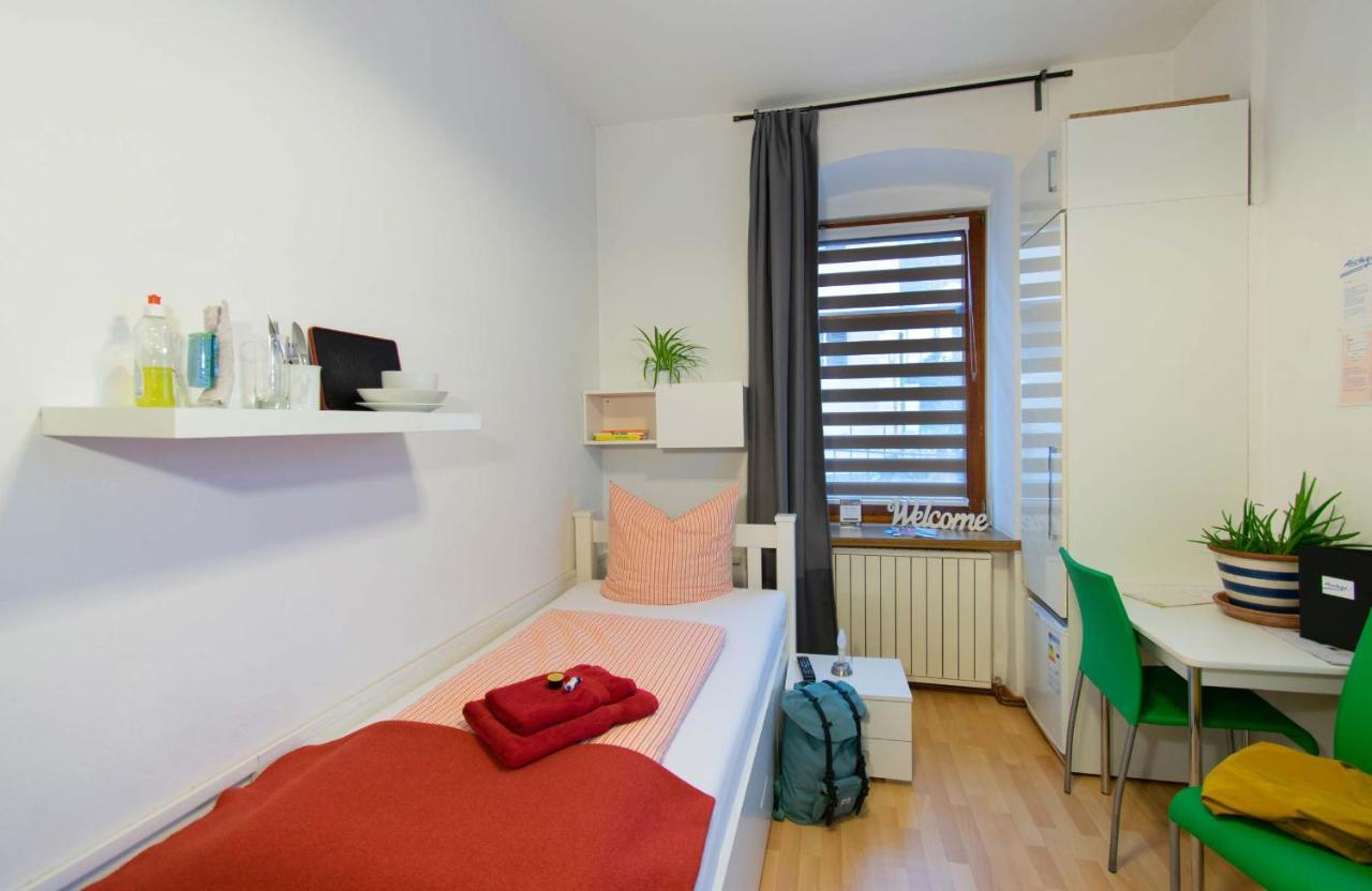 Absteige Innsbruck- Zentrale Ferienapartments Apartment *