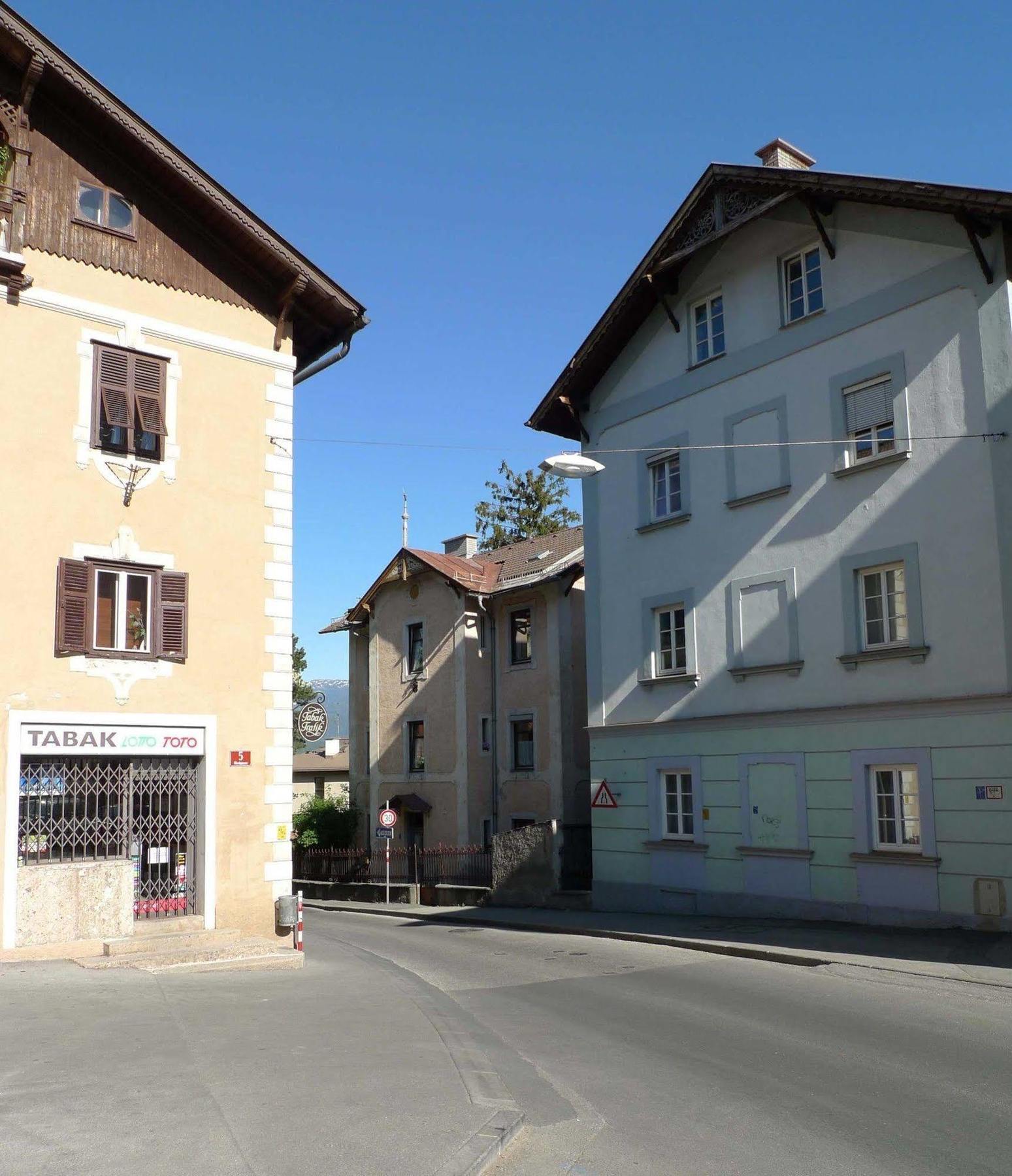 Apartment Absteige Innsbruck- Zentrale Ferienapartments *