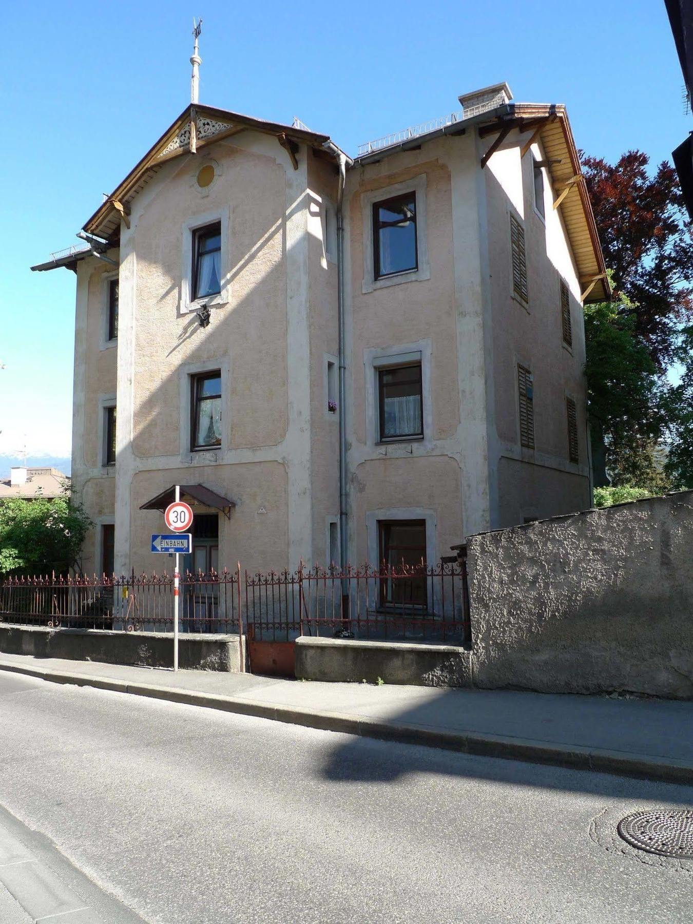 Apartment Absteige Innsbruck- Zentrale Ferienapartments *