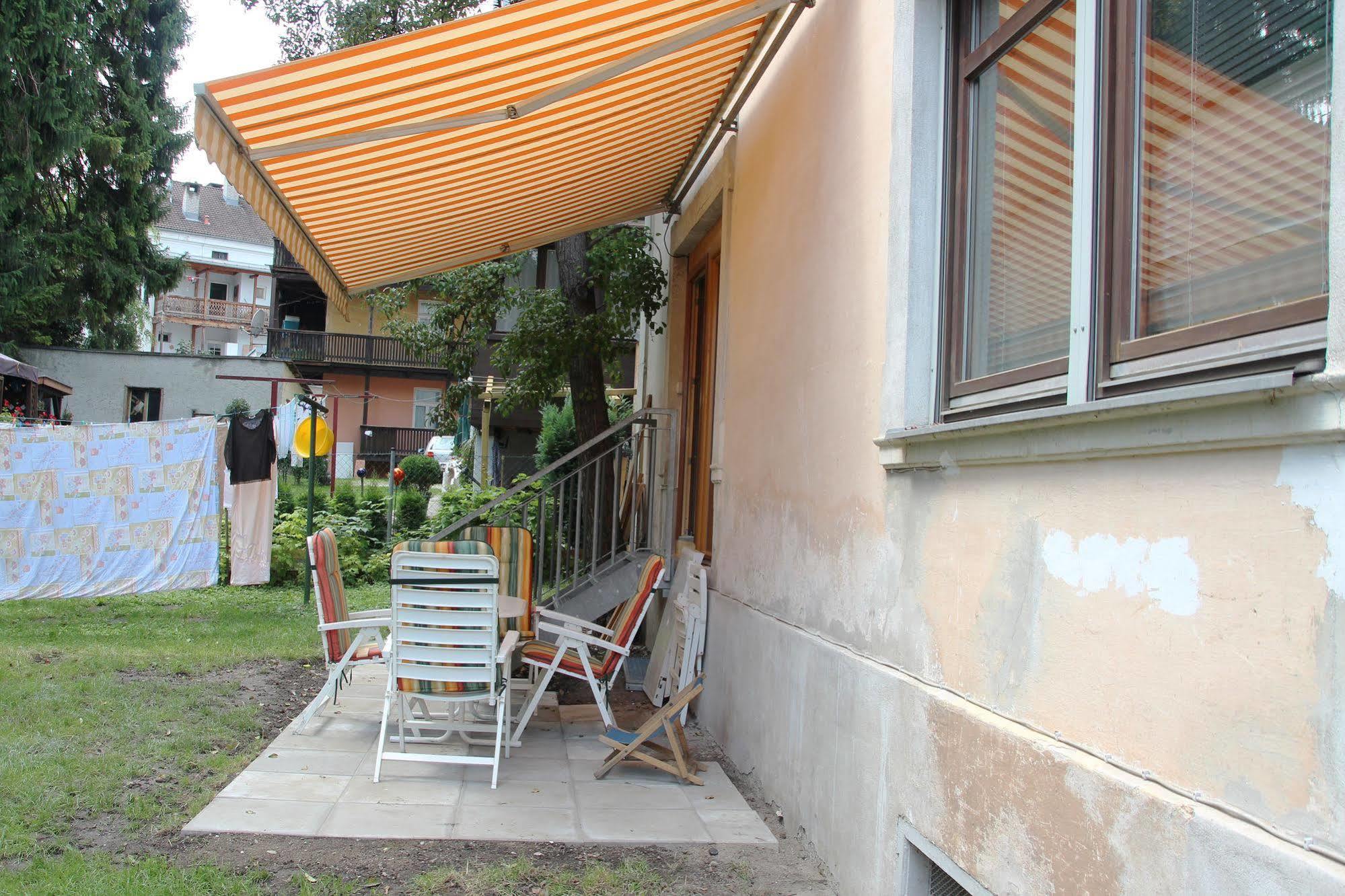 Apartment Absteige Innsbruck- Zentrale Ferienapartments *